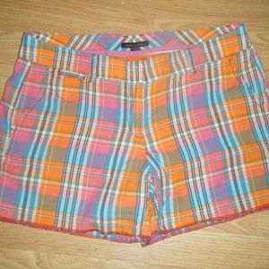 TOMMY HILFIGER RED/BLUE PLAID COTTON SHORTS SIZE 8